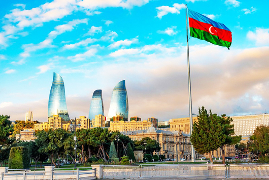 МАУ возобновляет полеты в Баку